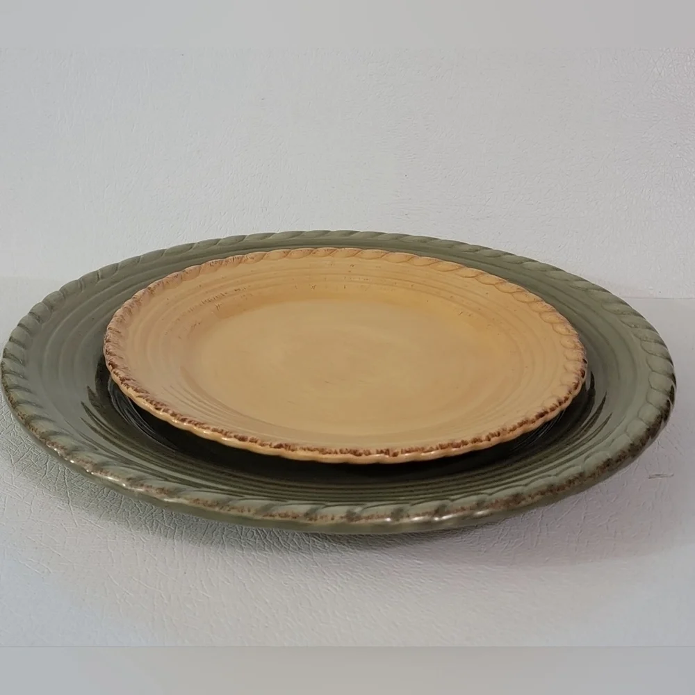 Lucca Z Gallerie Dinner and Salad Plates Hand Painted Rope Rim Collection